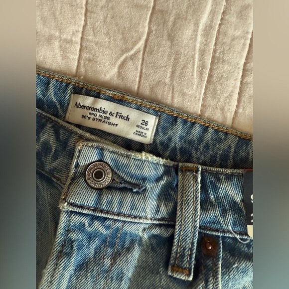Abercrombie & Fitch Curve Love Straight Mid Rise - Picture 4 of 11